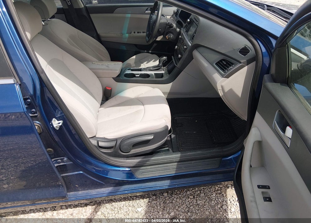 2016 HYUNDAI SONATA SE VIN: 5NPE24AF7GH369168