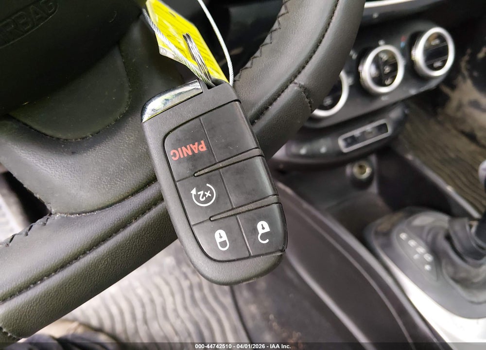 2017 FIAT 500X LOUNGE AWD VIN: ZFBCFYDB7HP568077