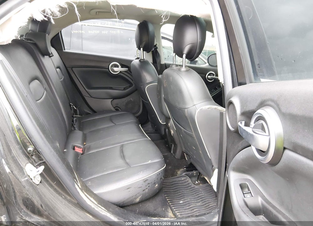 2017 FIAT 500X LOUNGE AWD VIN: ZFBCFYDB7HP568077