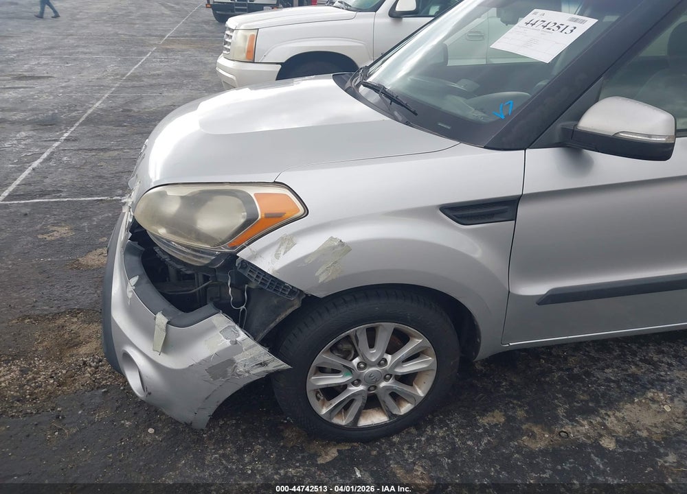 2012 KIA SOUL + VIN: KNDJT2A68C7372921
