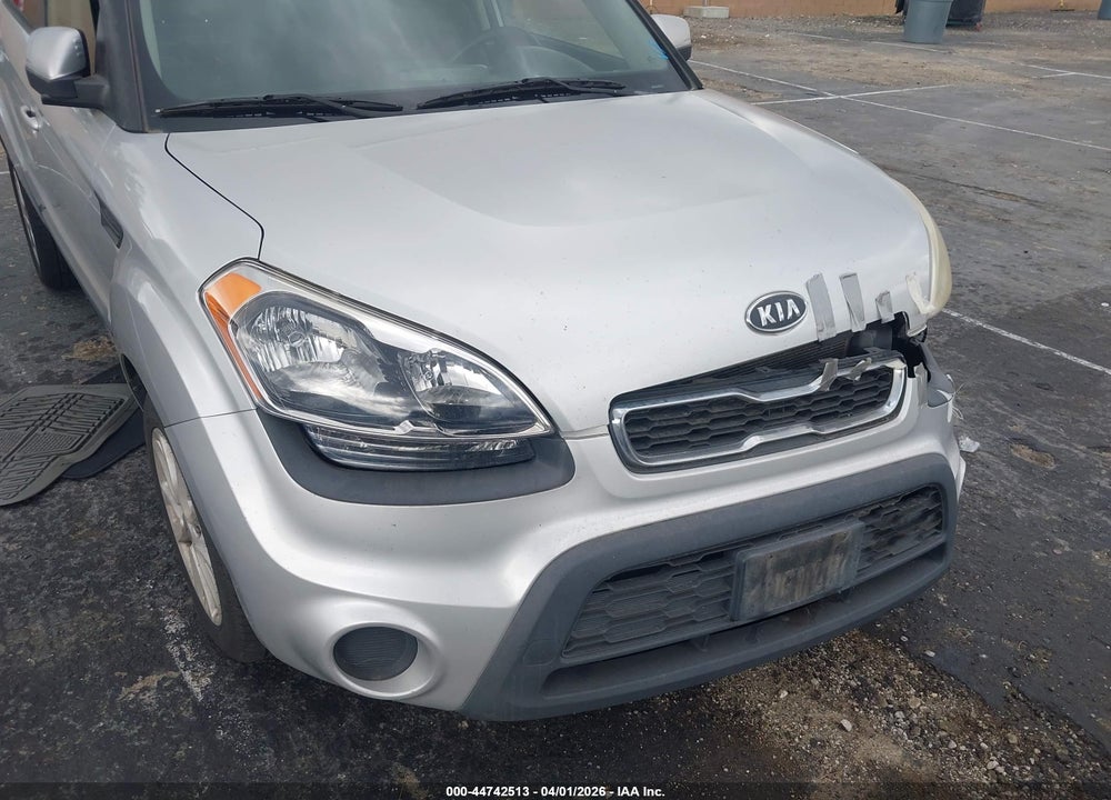 2012 KIA SOUL + VIN: KNDJT2A68C7372921
