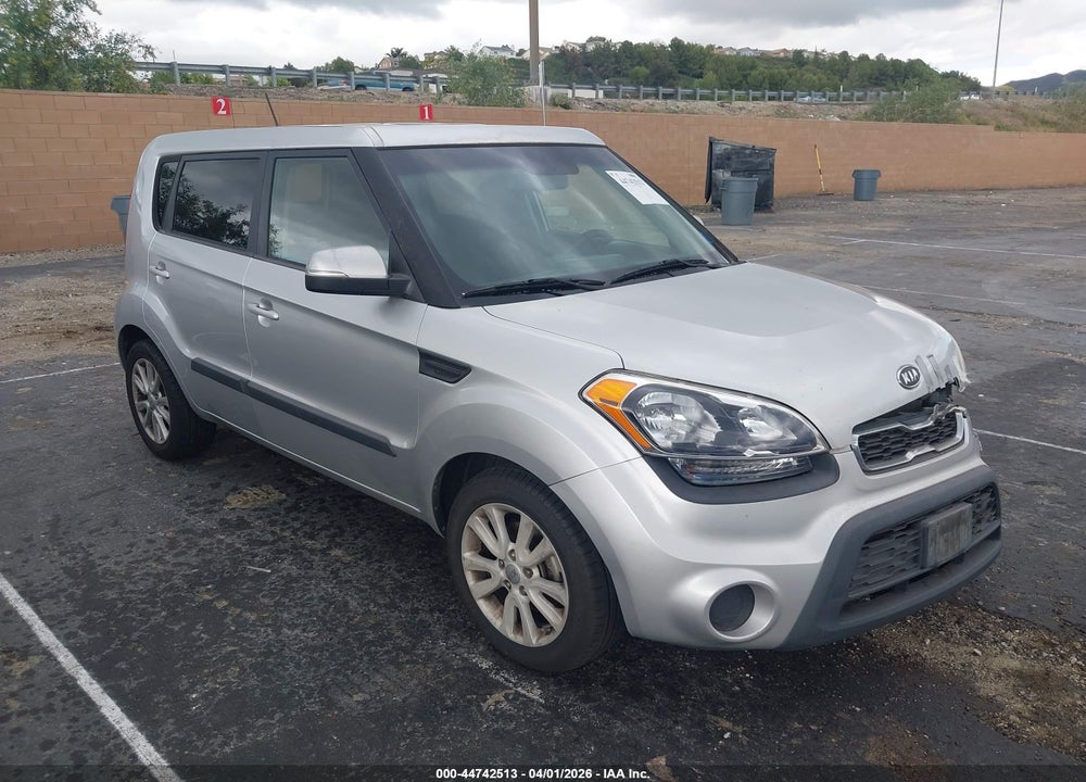 2012 KIA SOUL + VIN: KNDJT2A68C7372921