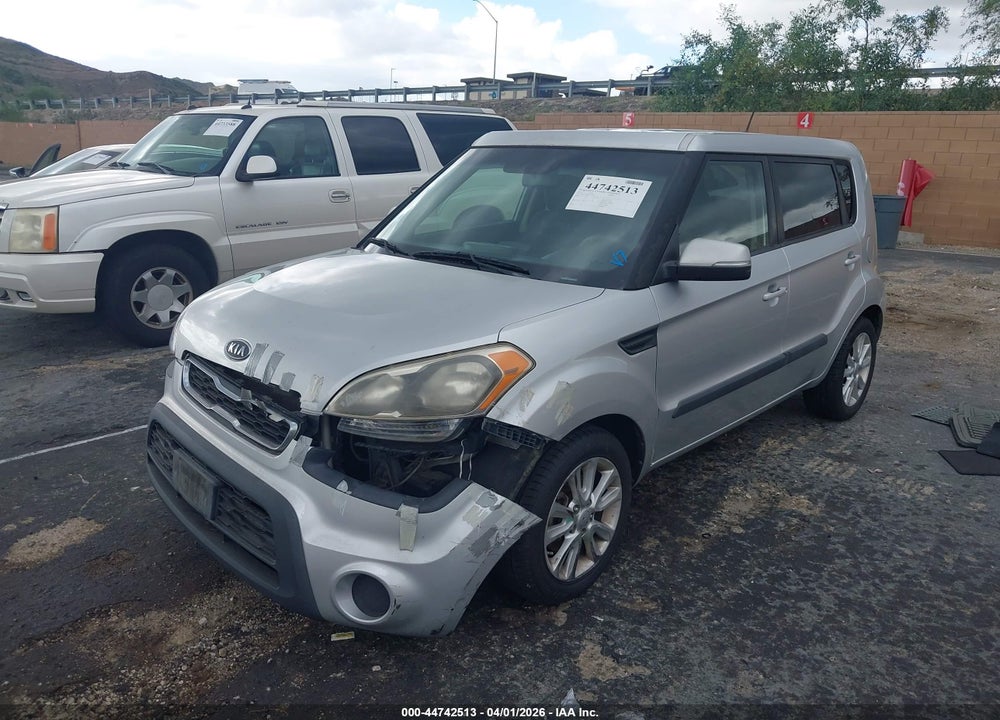 2012 KIA SOUL + VIN: KNDJT2A68C7372921