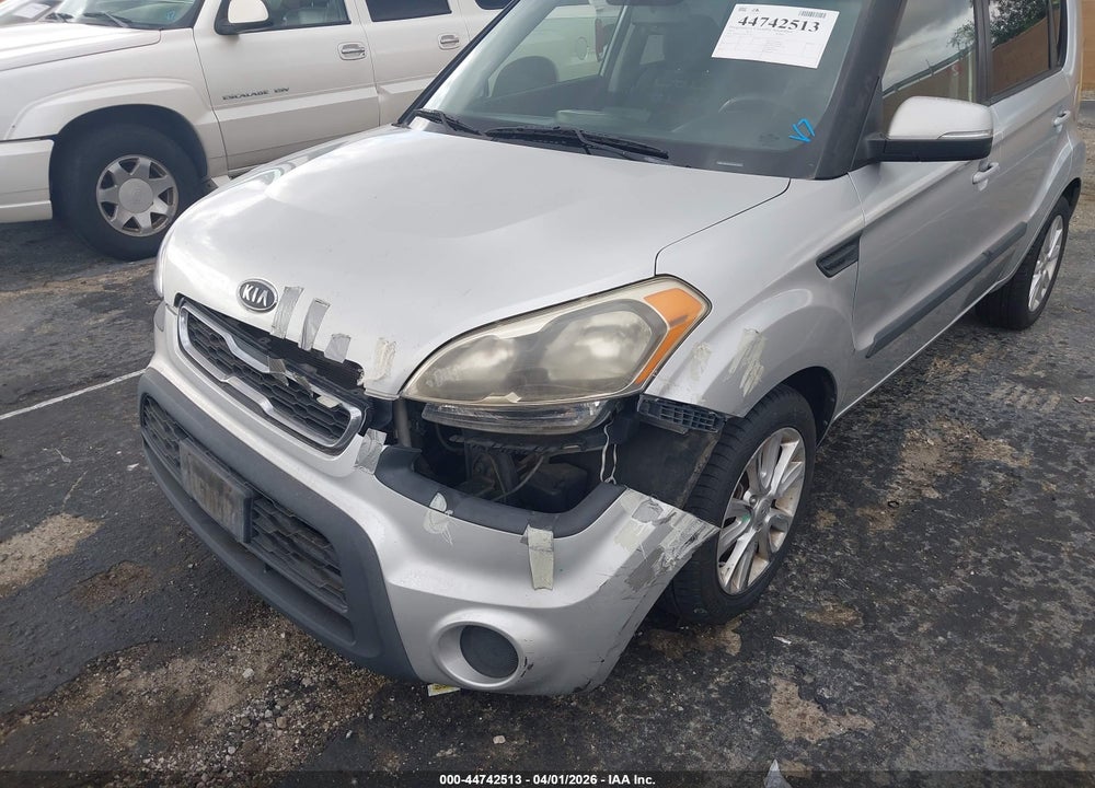 2012 KIA SOUL + VIN: KNDJT2A68C7372921