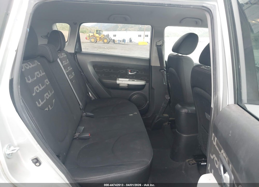 2012 KIA SOUL + VIN: KNDJT2A68C7372921