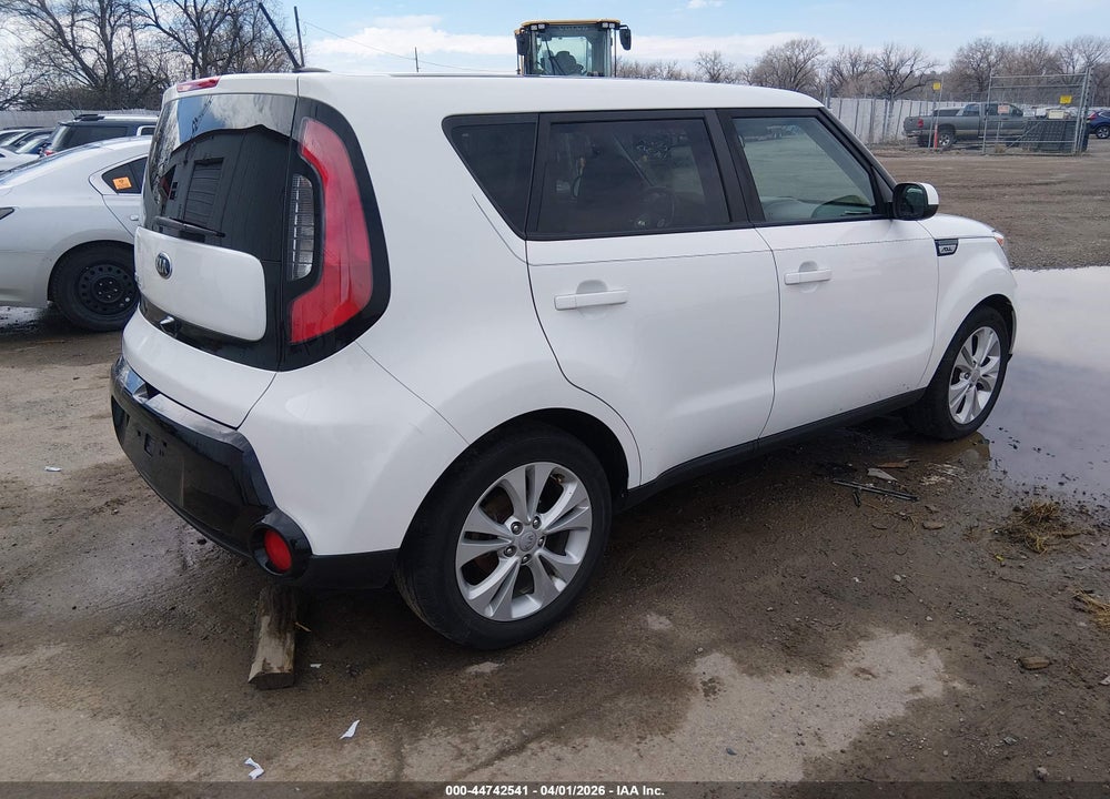 2016 KIA SOUL + VIN: KNDJP3A50G7388005