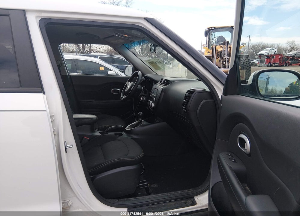 2016 KIA SOUL + VIN: KNDJP3A50G7388005