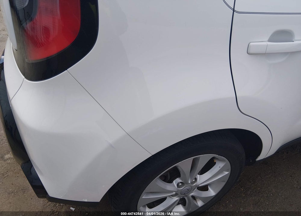 2016 KIA SOUL + VIN: KNDJP3A50G7388005