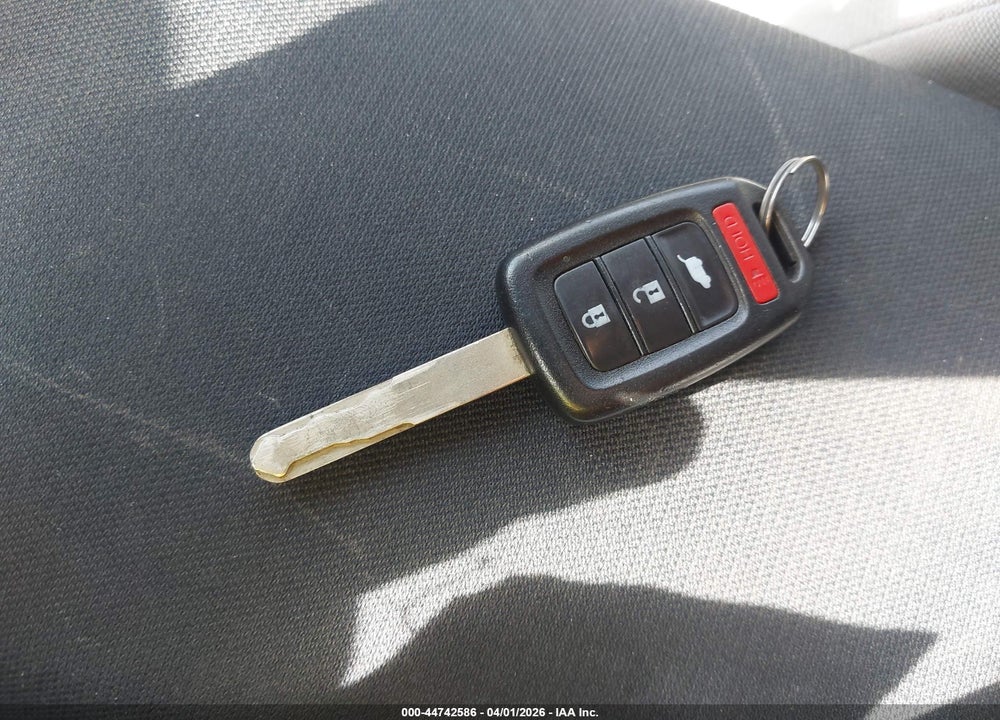 2016 HONDA CR-V LX VIN: 2HKRM4H38GH607438