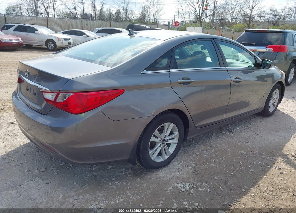 2013 HYUNDAI SONATA GLS VIN: 5NPEB4AC8DH785280
