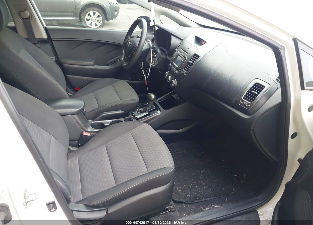 2017 KIA FORTE LX VIN: 3KPFL4A75HE132369