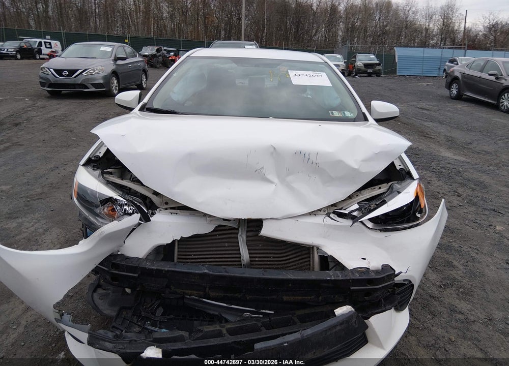 2014 TOYOTA COROLLA LE VIN: 2T1BURHE0EC203193