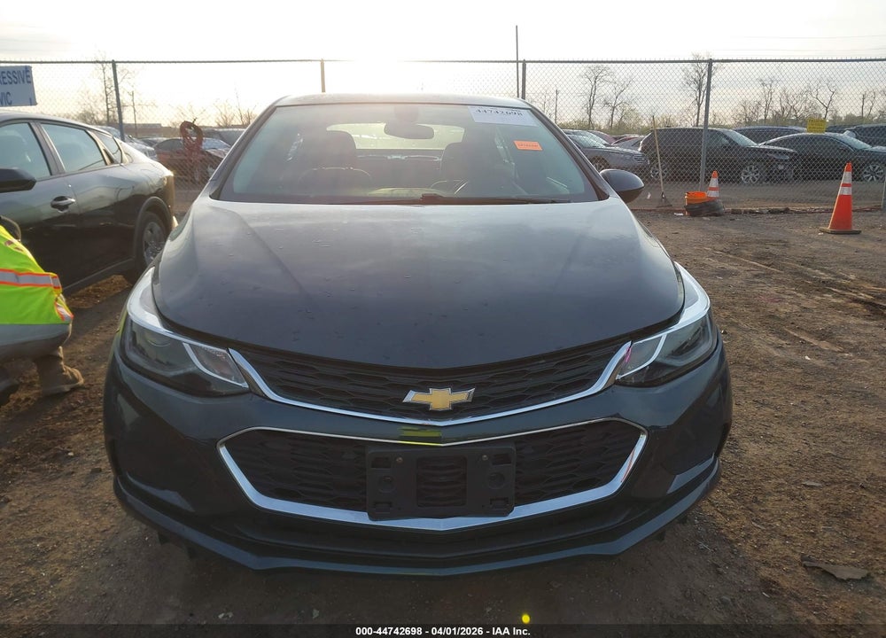 2018 CHEVROLET CRUZE LT AUTO VIN: 1G1BE5SM5J7230528
