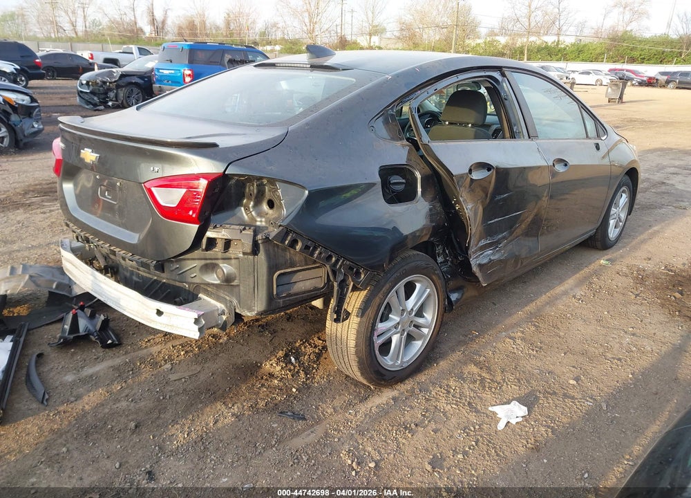 2018 CHEVROLET CRUZE LT AUTO VIN: 1G1BE5SM5J7230528