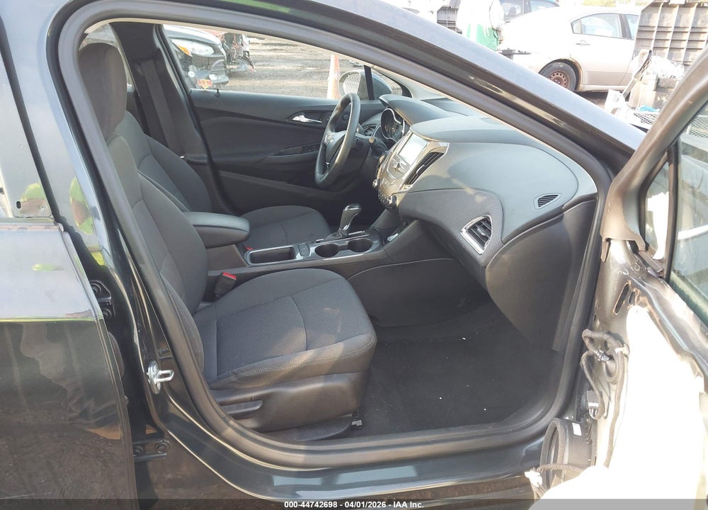 2018 CHEVROLET CRUZE LT AUTO VIN: 1G1BE5SM5J7230528