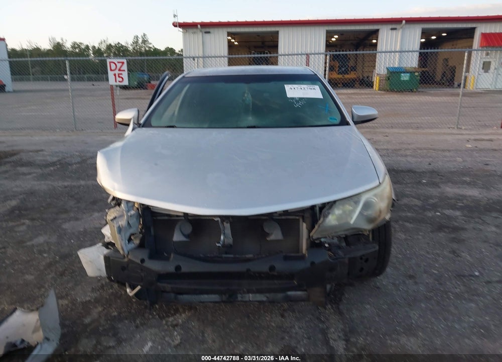 2014 TOYOTA CAMRY SE VIN: 4T1BF1FK4EU445259