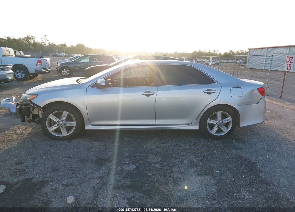 2014 TOYOTA CAMRY SE VIN: 4T1BF1FK4EU445259