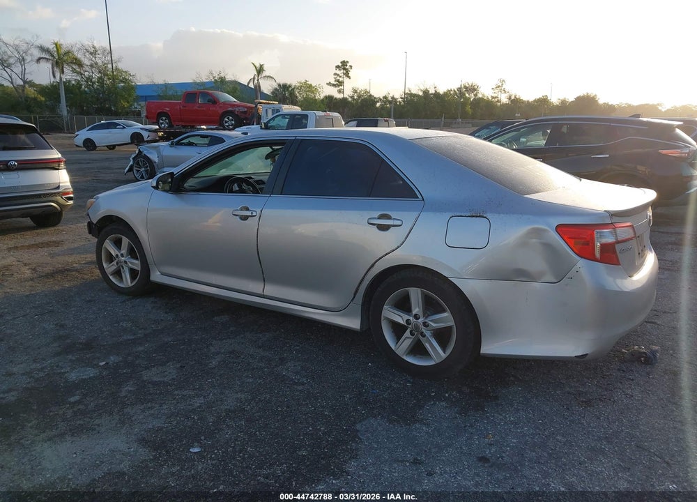 2014 TOYOTA CAMRY SE VIN: 4T1BF1FK4EU445259