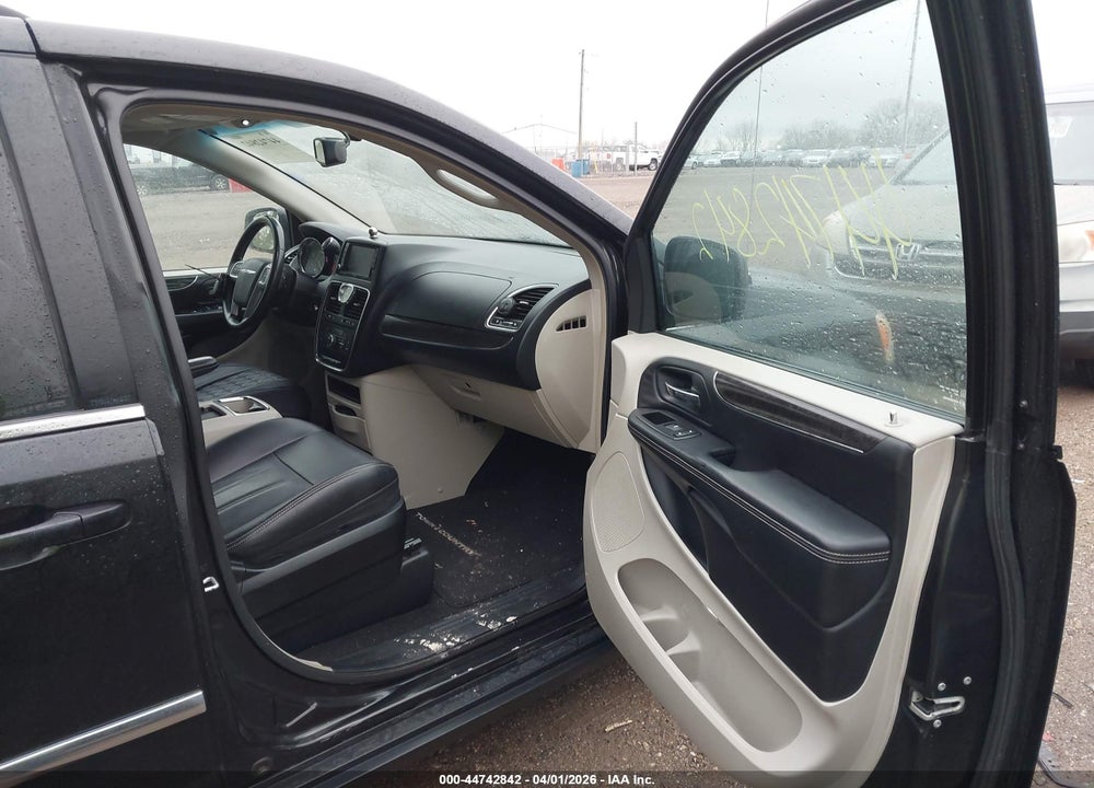 2012 CHRYSLER TOWN & COUNTRY TOURING VIN: 2C4RC1BG7CR338035