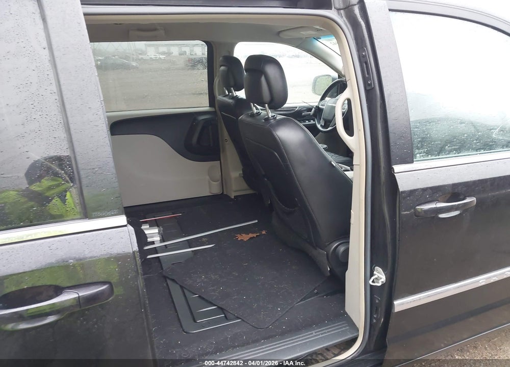 2012 CHRYSLER TOWN & COUNTRY TOURING VIN: 2C4RC1BG7CR338035