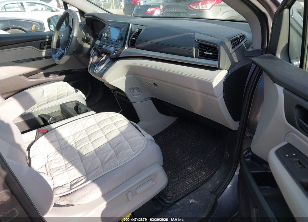 2018 HONDA ODYSSEY LX VIN: 5FNRL6H25JB013918