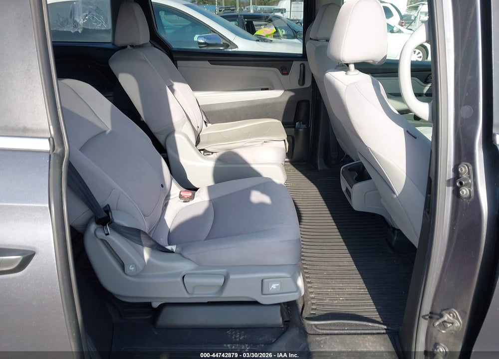 2018 HONDA ODYSSEY LX VIN: 5FNRL6H25JB013918