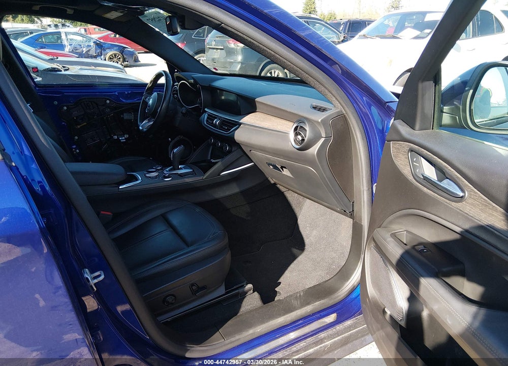 2022 ALFA ROMEO STELVIO TI AWD VIN: ZASPAKBN7N7D26982