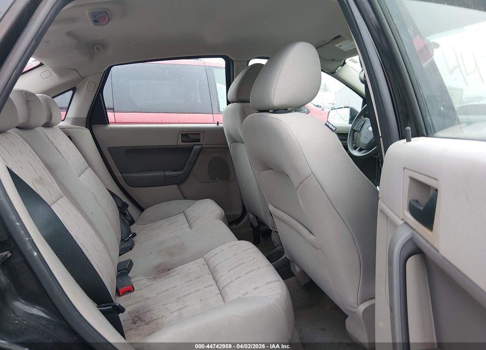 2011 FORD FOCUS SE VIN: 1FAHP3FN9BW102146