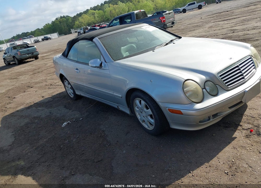 2000 MERCEDES-BENZ CLK 320 VIN: WDBLK65G1YT039513