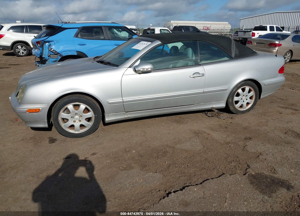 2000 MERCEDES-BENZ CLK 320 VIN: WDBLK65G1YT039513