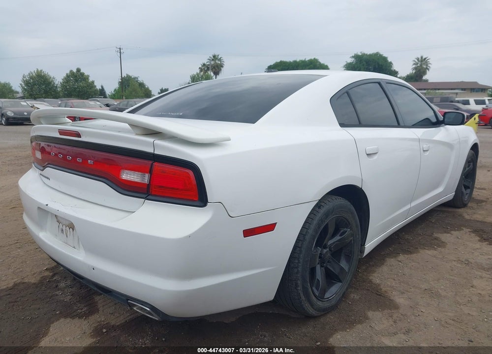 2011 DODGE CHARGER VIN: 2B3CL3CG3BH583811