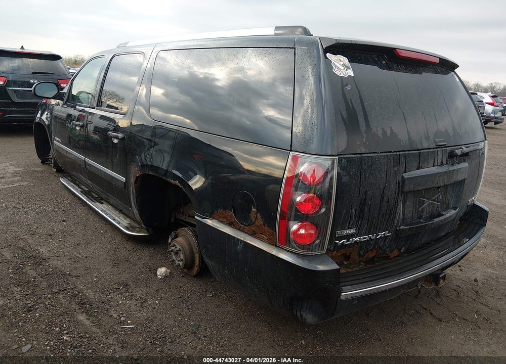 2009 GMC YUKON XL 1500 DENALI VIN: 1GKFK06299R285484