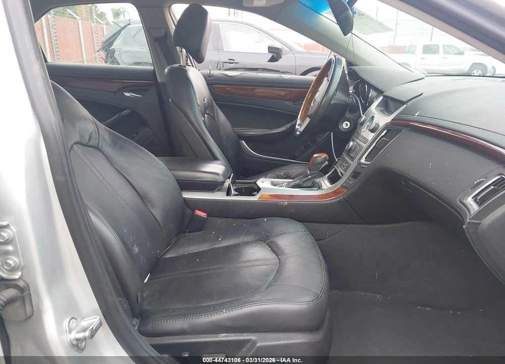 2011 CADILLAC CTS LUXURY VIN: 1G6DE5EY2B0169487