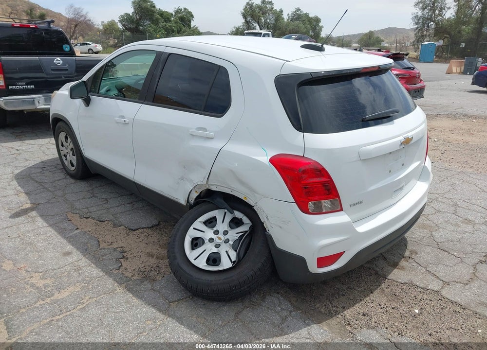 2018 CHEVROLET TRAX LS VIN: KL7CJKSB1JB559970
