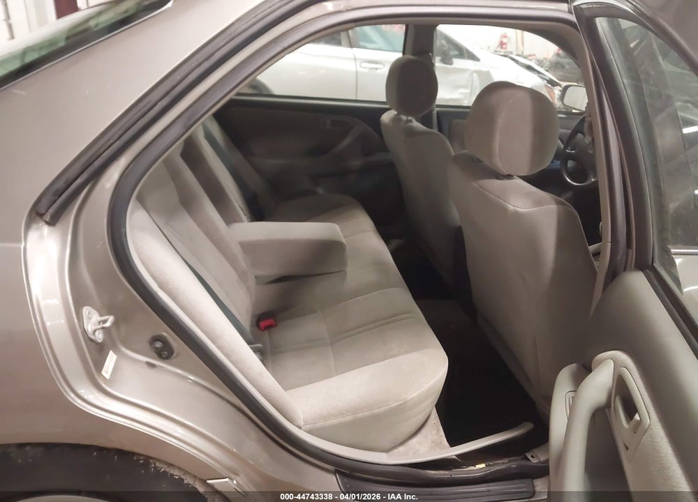 2000 TOYOTA CAMRY CE VIN: 4T1BG22K8YU636762