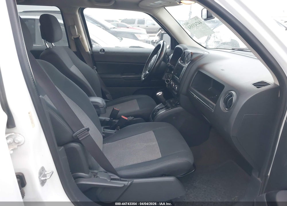 2014 JEEP PATRIOT LATITUDE VIN: 1C4NJPFA2ED576233