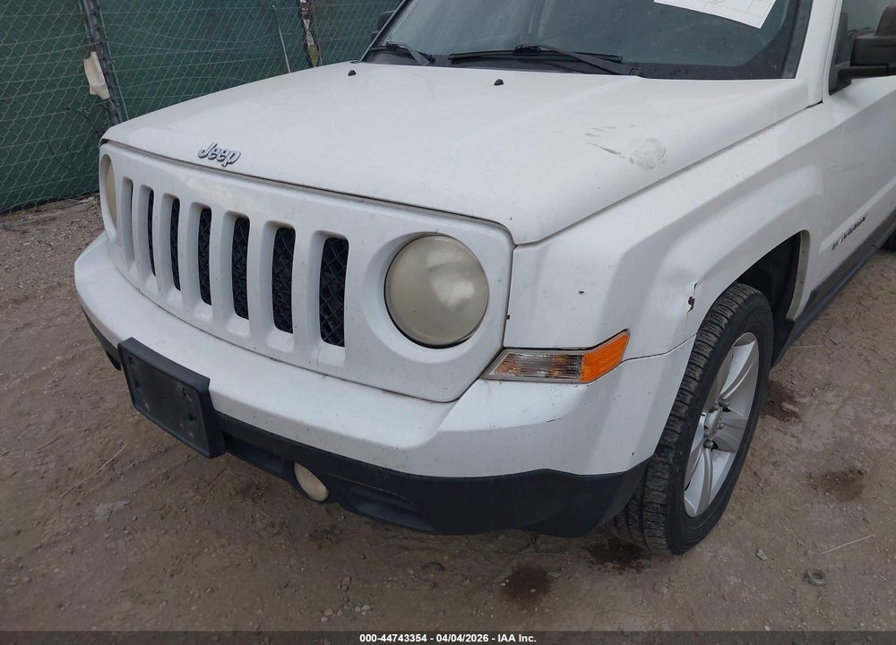 2014 JEEP PATRIOT LATITUDE VIN: 1C4NJPFA2ED576233
