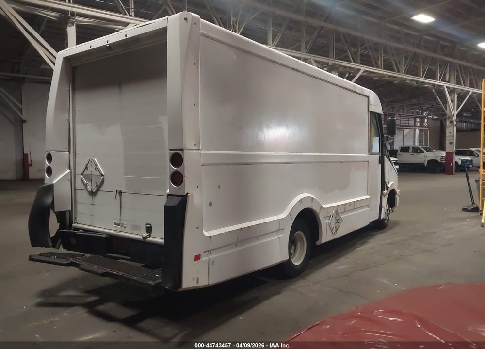 2013 ISUZU COMMERCIAL VAN VIN: JALB4T172D7W00282