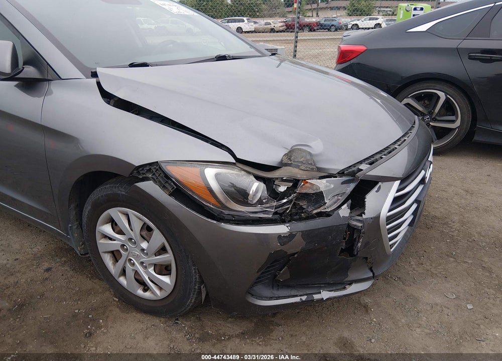 2018 HYUNDAI ELANTRA SE VIN: 5NPD74LF3JH343961