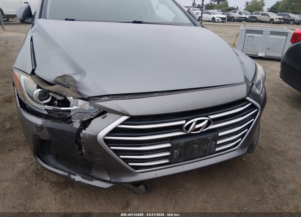2018 HYUNDAI ELANTRA SE VIN: 5NPD74LF3JH343961