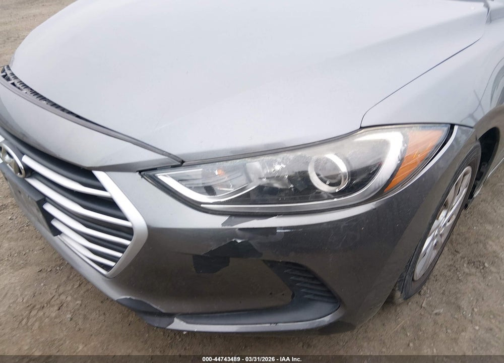 2018 HYUNDAI ELANTRA SE VIN: 5NPD74LF3JH343961