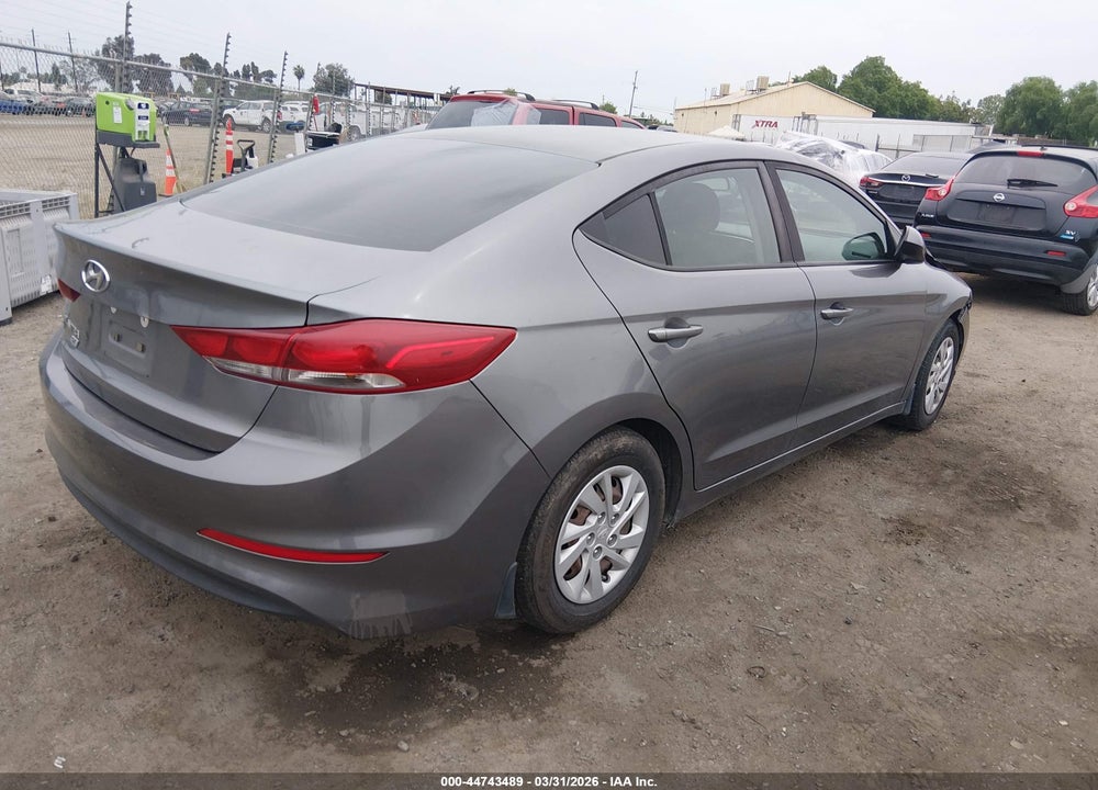 2018 HYUNDAI ELANTRA SE VIN: 5NPD74LF3JH343961
