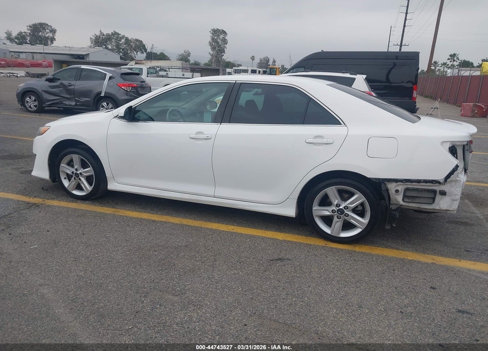 2014 TOYOTA CAMRY SE VIN: 4T1BF1FK2EU817620