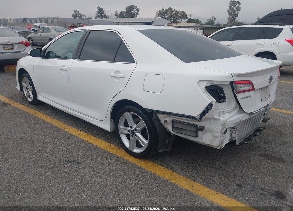 2014 TOYOTA CAMRY SE VIN: 4T1BF1FK2EU817620