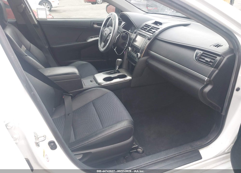 2014 TOYOTA CAMRY SE VIN: 4T1BF1FK2EU817620