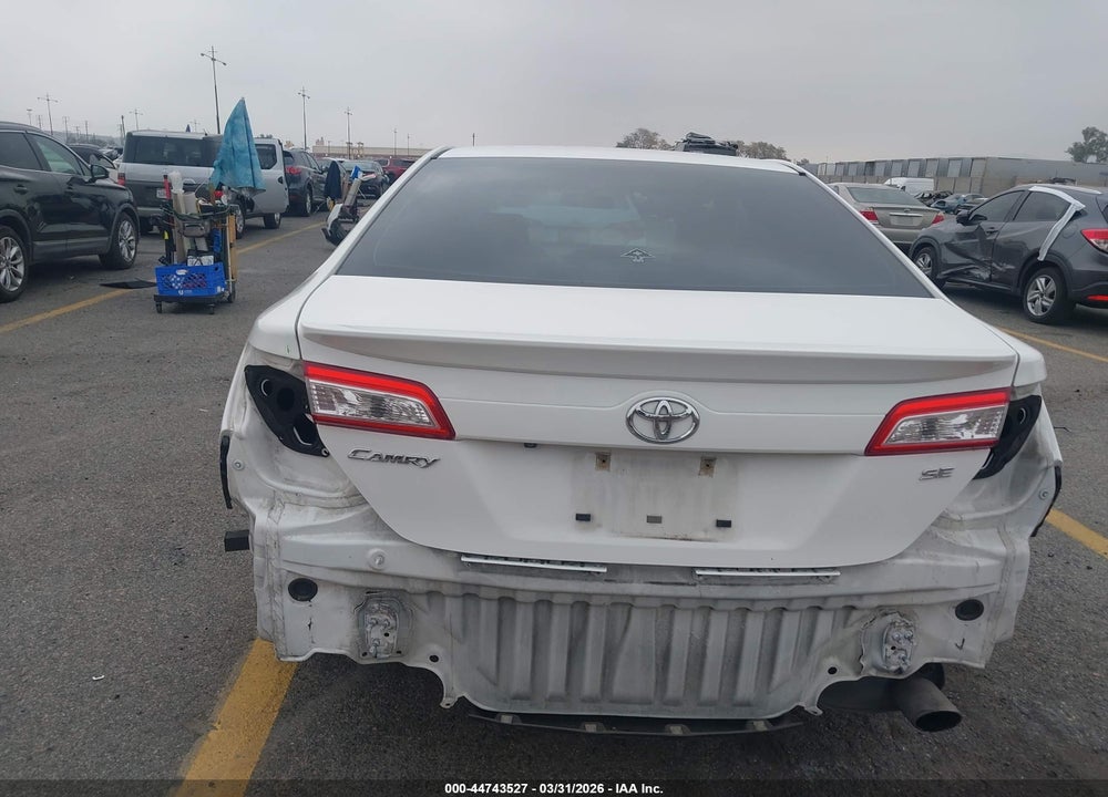 2014 TOYOTA CAMRY SE VIN: 4T1BF1FK2EU817620