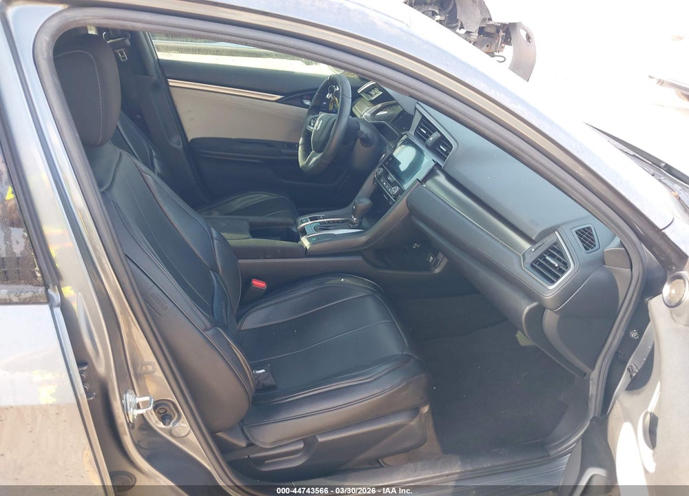 2018 HONDA CIVIC EX VIN: SHHFK7H52JU240620