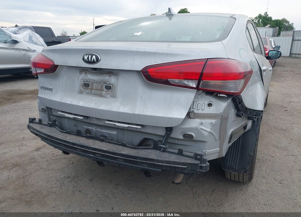 2017 KIA FORTE LX VIN: 3KPFL4A71HE148343