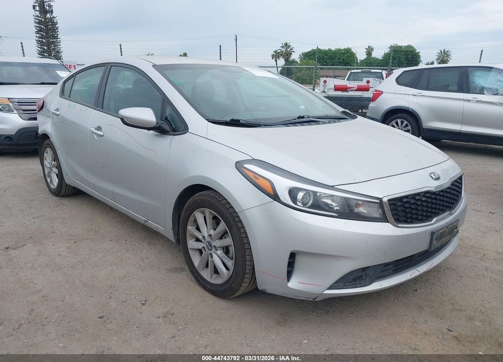 2017 KIA FORTE LX VIN: 3KPFL4A71HE148343