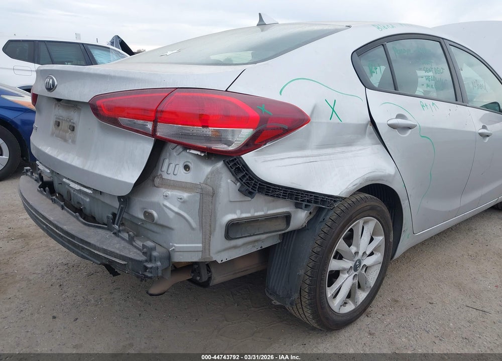 2017 KIA FORTE LX VIN: 3KPFL4A71HE148343